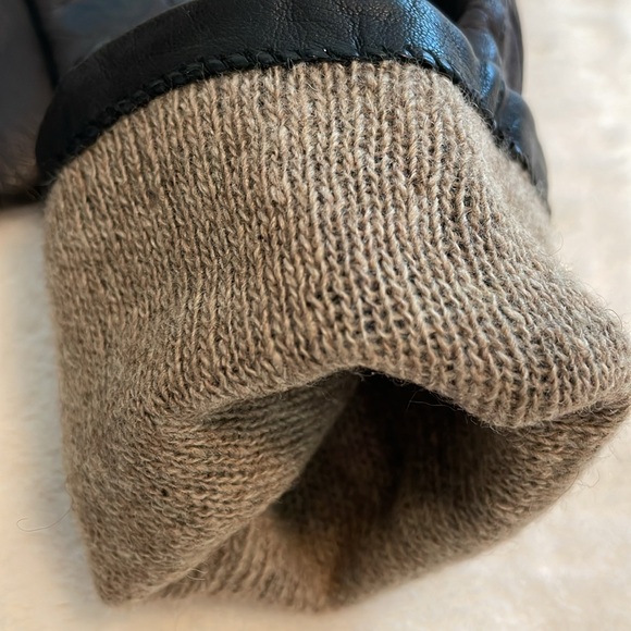Charter Club Cashmere-Lined Leather Gloves, size Small, black w/tan cashmere - Picture 11 of 12